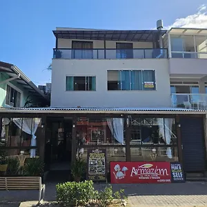 Com Uma Linda Vista O Mar, A 30m Da Praia. Apartamento Bombinhas